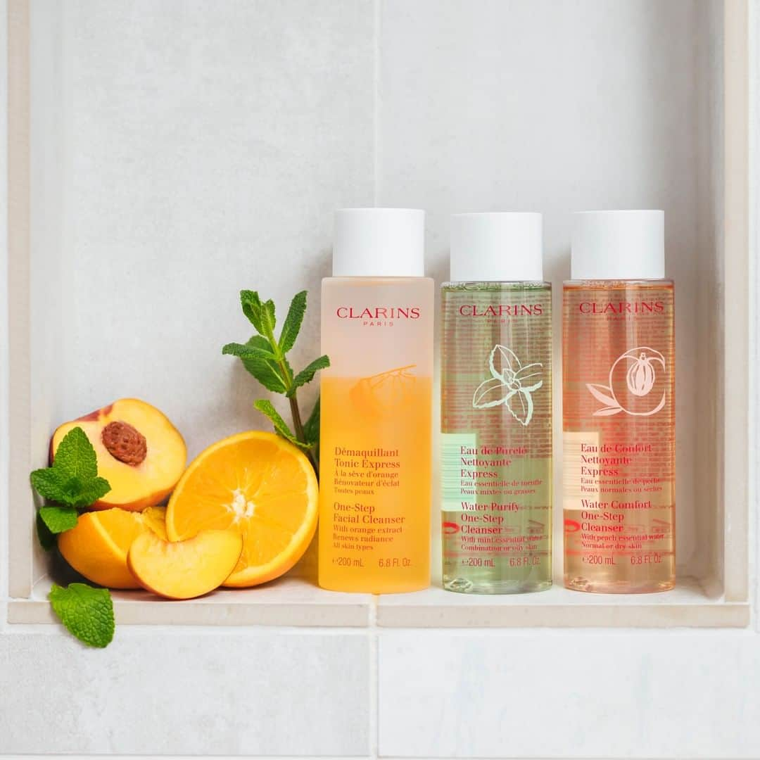 ClarinsUKさんのインスタグラム写真 - (ClarinsUKInstagram)「Our One-Step Cleansers are created with a dual-phase formula to perfectly cleanse skin in a single step, so you have no excuse not to remove your make-up before bed tonight! 🍊  #Clarins #Cleansing #ClarinsSkinCare #OneStepCleansers #NightTimeRoutine」1月4日 18時05分 - clarinsuk