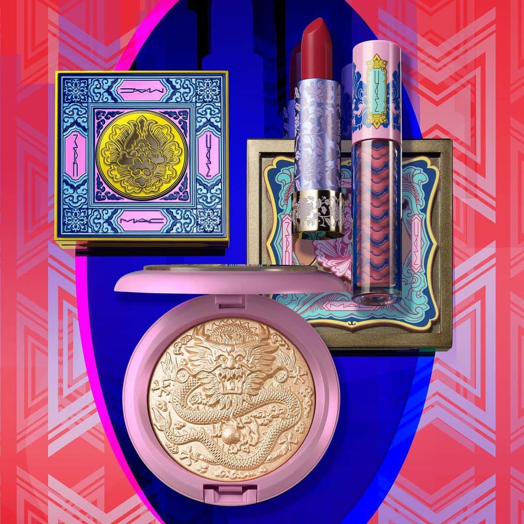 M∙A∙C Cosmetics Japanのインスタグラム：「ㅤ M･A･Cの人気アイテムが限定パッケージで登場！ 中国の伝統的なデザインや色合いからインスパイアされた製品は、どれも幸運を呼びそうなアイテムばかり！ ギフトにもぴったりなコレクションをぜひチェックしてみて✨ ㅤ *1月1日(水)　全国発売 *1月7日(火)　 公式オンラインショップ発売 ㅤ #MACLUNARILLUSIONS #MACルーナーイリュージョン ㅤ #MACCosmeticsJapan #MACコスメ #MACCosmetics #コスメ #メイク #限定コスメ #リップ #アイシャドウ #ハイライト #赤リップ #LunarNewYear2020 #ChineseNewYear2020」