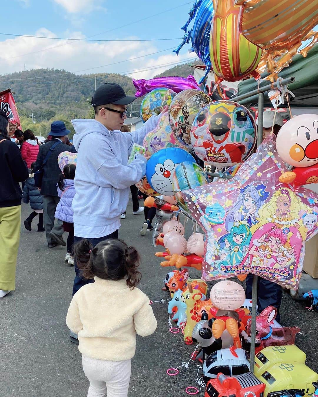 近藤千尋さんのインスタグラム写真 - (近藤千尋Instagram)「今日は、ひーぼぉパパが岡山に迎えにきてくれたついでに最上稲荷に行ってきました⛩💕 今年も太田家を見守って下さいと 祈願してきました‼️ 次女はおうちでお留守番🏠笑👶  私の寝正月が終わります、、💤 風邪も治ったことだし東京帰ります❤️ #バイバイ岡山 #実家最高でした #寝正月」1月4日 18時15分 - chipichan.1215