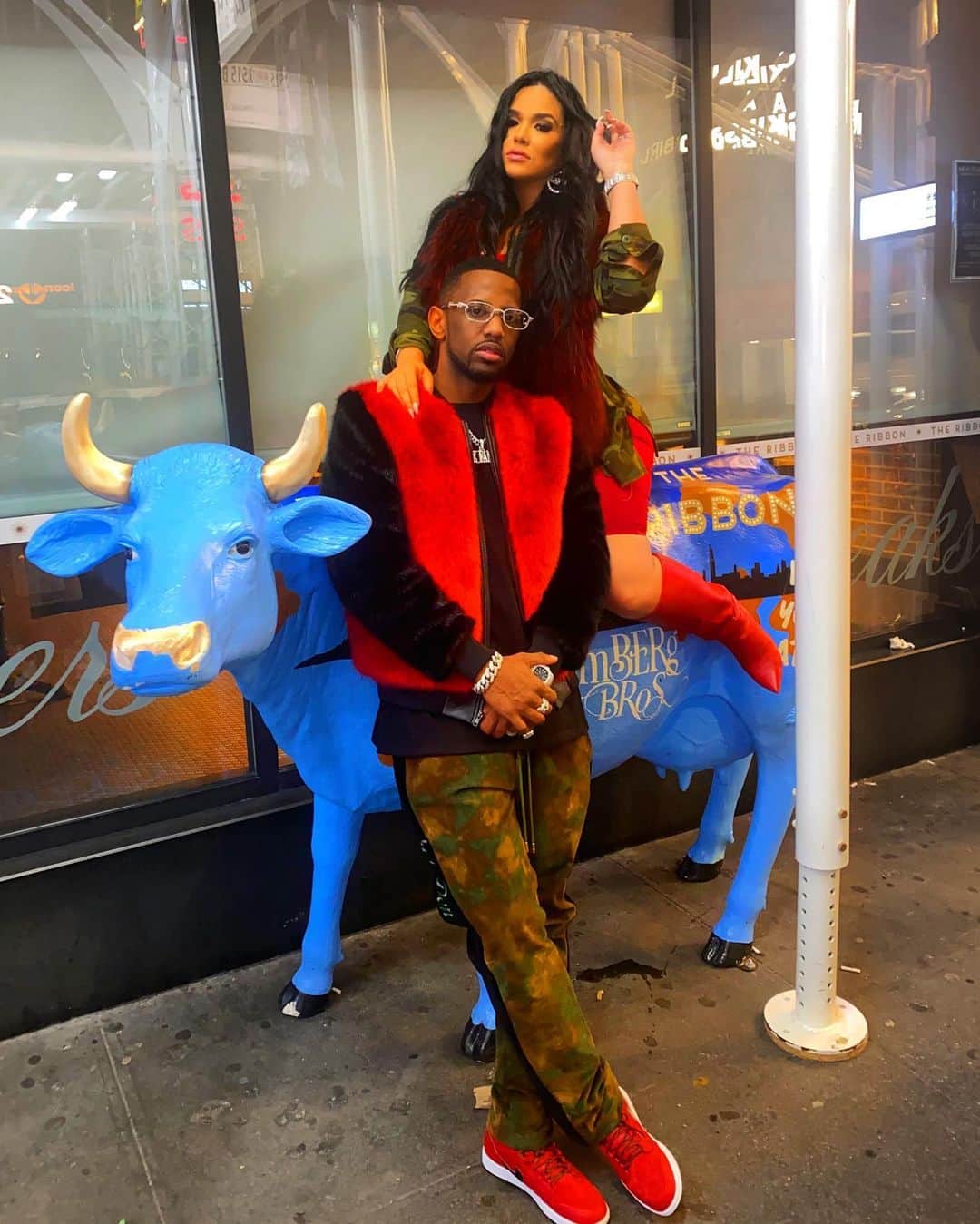 ファボラスのインスタグラム：「Black & Red looking like Bulls hit the hood.. @emilyb_」