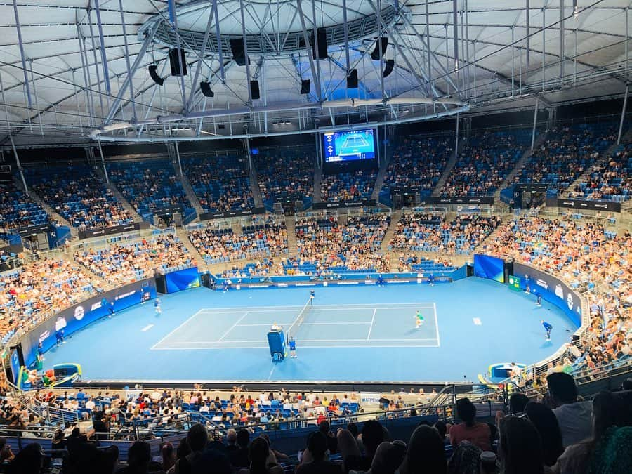 佐藤由季さんのインスタグラム写真 - (佐藤由季Instagram)「#ATPCup in #Sydney  for the first time🎾 I want to live around here someday❤️ #Australia  #NSW  #sydneyolympicpark  #tenniscentre  #tennis  #hostfamily  #love  #sports  #olimpic  #thankyou  #soexcited  #オーストラリア  #スポーツ観戦  #テニス  #初観戦  #何かスポーツが観たいという要望にも  #応えてくれました 🙏  #まさかATPカップが生で観られるとは  #大興奮  #本当にありがとう  #リポーター を凝視していたら #あの人が好きなの？ #かっこいいと思う？ と聞かれました（笑） #シドニーオリンピック の場所を見て予習 #東京オリンピック  #フリーアナウンサー  #佐藤由季  #いつかここに住みたい」1月4日 18時52分 - yukisato0710