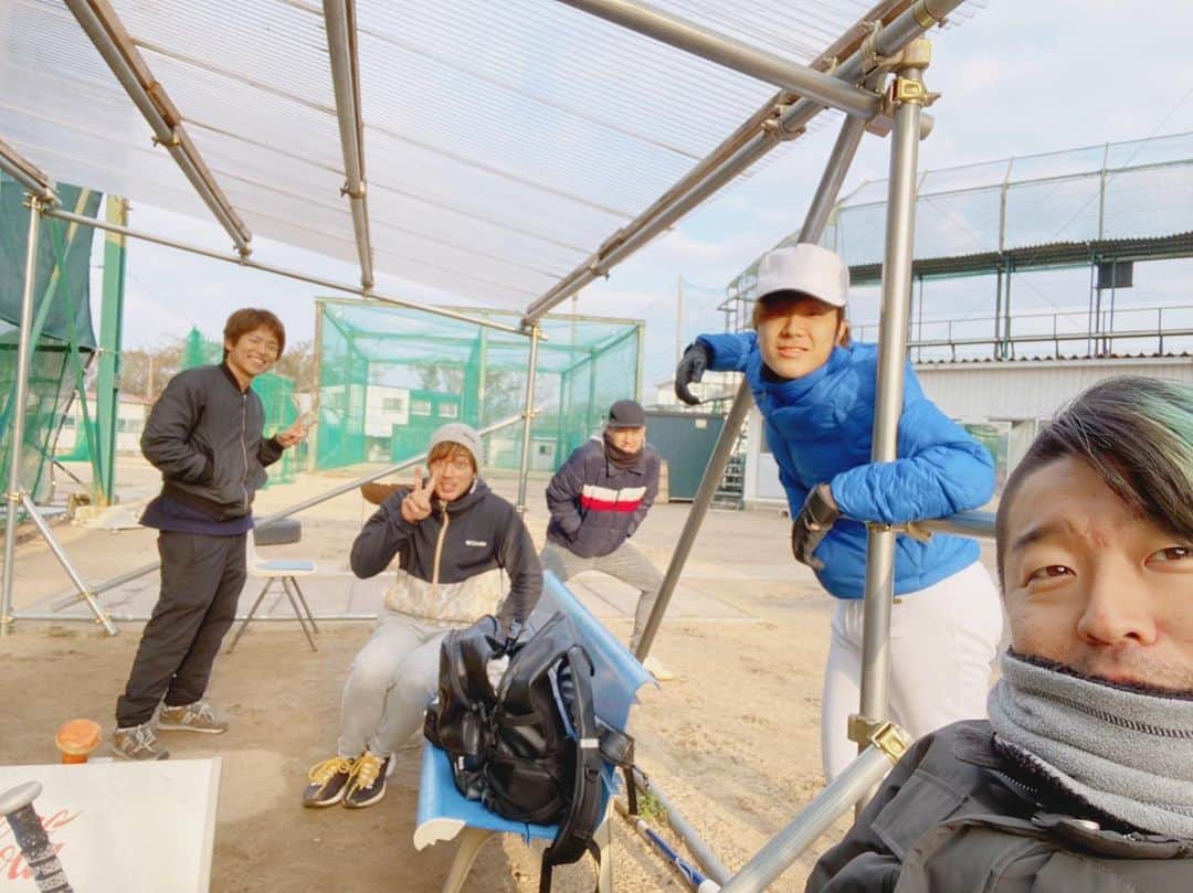 のインスタグラム：「新年明けましておめでとうございます🎊 2020年初投稿なんでご挨拶しておきます😇  あめんぼぷらすは2020年から絶好調であります‼️ なぜなら1月1日、3日と最高の撮影ができたから😋もう絶好調って言っときます😁  新年早々からYouTuberとして動いてますが、楽しみでやばい！笑 今年はもっと楽しませるから期待しててねぇ💪 そんな感じで本年も宜しくお願いします😊  #あめんぼぷらす #2020年」