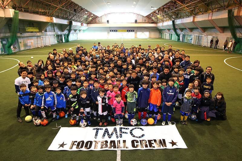 馬渡和彰さんのインスタグラム写真 - (馬渡和彰Instagram)「.﻿ ﻿ TMFC主催のチャリティーサッカー教室 in 仙台 に参加してきました⚽️﻿ ﻿ 今回仙台には直接関係ない僕ですが、@tamura_naoya23とご縁があり参加させていただくことになりました。﻿ ﻿ ﻿ 実際に参加して多くの子供達と触れ合うことができました！﻿ ﻿ どの子も積極的にプレーしていましたし、将来、今日触れ合った子たちの中から未来のJリーガーが出ることを祈っています😎🤟﻿ ﻿ そして僕も『KAZU CUP』(名前募集中ww)をキッズ年代や小学生年代で開こうかなって思ってます。まだどうなるかわかりませんが。﻿ ﻿ また報告します！﻿ ﻿ ﻿ 帰りの新幹線取らずに仙台行ったら帰宅ラッシュでまさかのチケット取れなくて仙台から東京の新幹線ずっと立ちっぱなし🤦🏽‍♂️💦﻿ ﻿ 今日は帰って休みます。笑﻿ ﻿ ﻿ #仙台チャリティーサッカー教室﻿ #TMFC﻿ #ありがとうございました」1月4日 19時25分 - kazuaki_mawatari