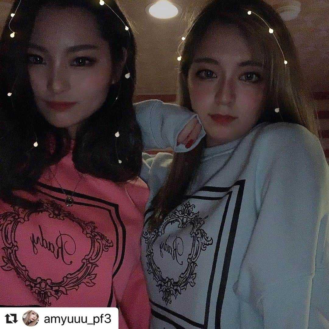 Radyさんのインスタグラム写真 - (RadyInstagram)「. おそろっぴちゃん👯‍♀️❤️ きゃわたんです〜💕💕 . .  #Repost @amyuuu_pf3 with @make_repost ・・・ やっぱRadyはぎゃう満載で鬼可愛い❤︎ #rady」1月4日 19時36分 - radychan_no_insta