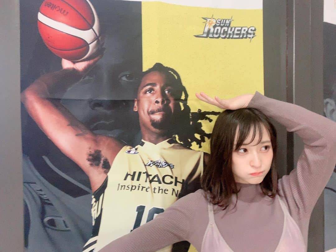 のインスタグラム：「本日のMVP #チャールズジャクソン　選手🏀 ダブルダブルの活躍👏🏻👏🏻👏🏻 ゴール下での活躍が凄まじい！ 横浜のゴール下すごいなあとおもってたけど 全然負けてなくて17リバウンドの成績！  #Bリーグ  #Bリーグ観戦 #bleague #バスケ #バスケットボール #スポーツ観戦女子 #バスケ好きな人と繋がりたい #スポーツ観戦 #バスケ女子 #japan #basketball #スポーツ #sports #アイドル #中崎絵梨奈 #ぷに子」