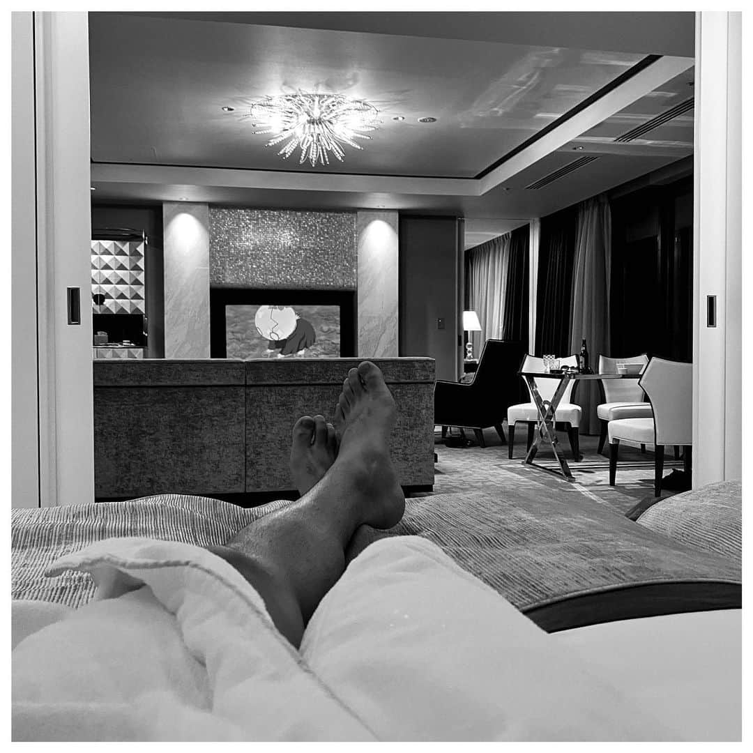 のインスタグラム：「Relux time . . 姪っ子とプールで遊んで Netflixみながらまったり  ご飯食べたらもっかいスパいこ  皆さまはいかがお過ごしですか？ . . #relax #芦屋ベイコート倶楽部 #happytime」
