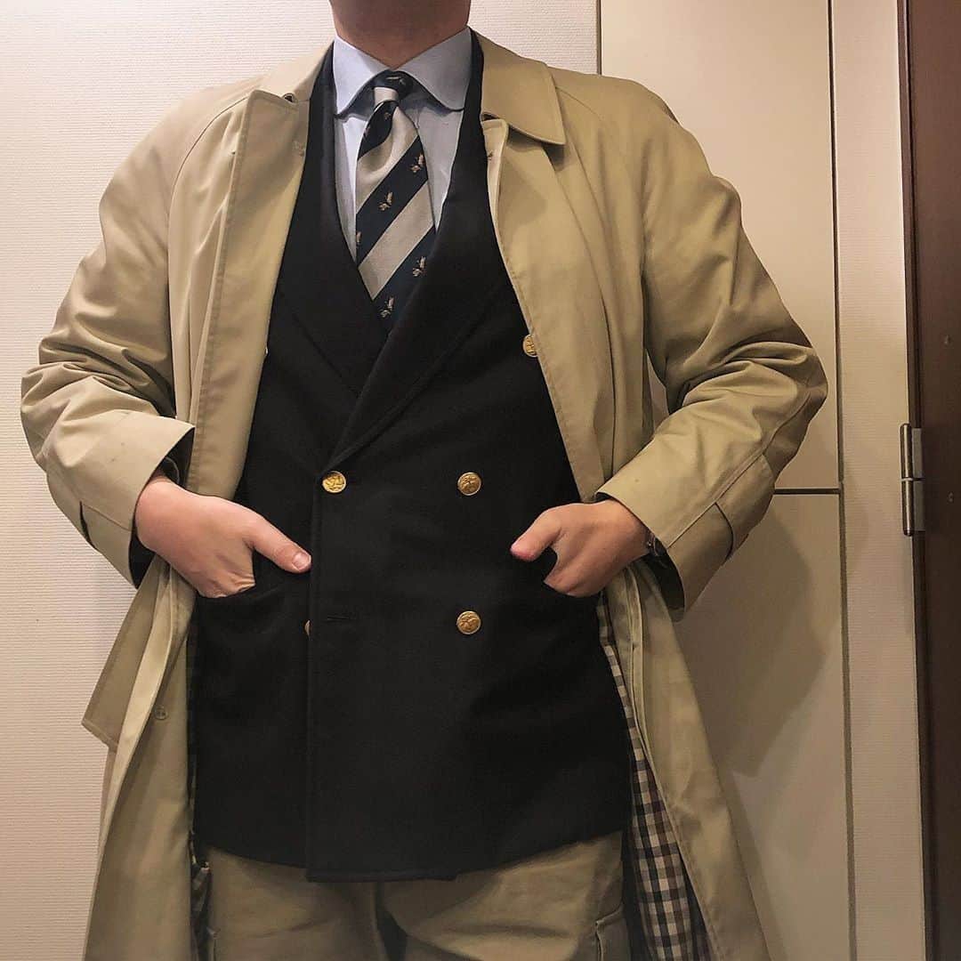 アクアスキュータムのインスタグラム：「Fix up, look sharp in our Filey raincoat. As seen on @shinsta0326」