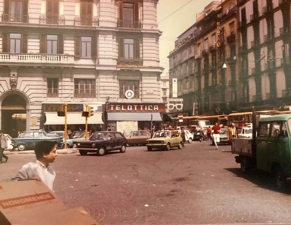のインスタグラム：「A deep dive in some photographic memories. This picture of Piazza Garibaldi in 1968 is a peak into one of the most famous spots in Napoli. Ph @apascotto #tramontanonapoli #tramontano1865」