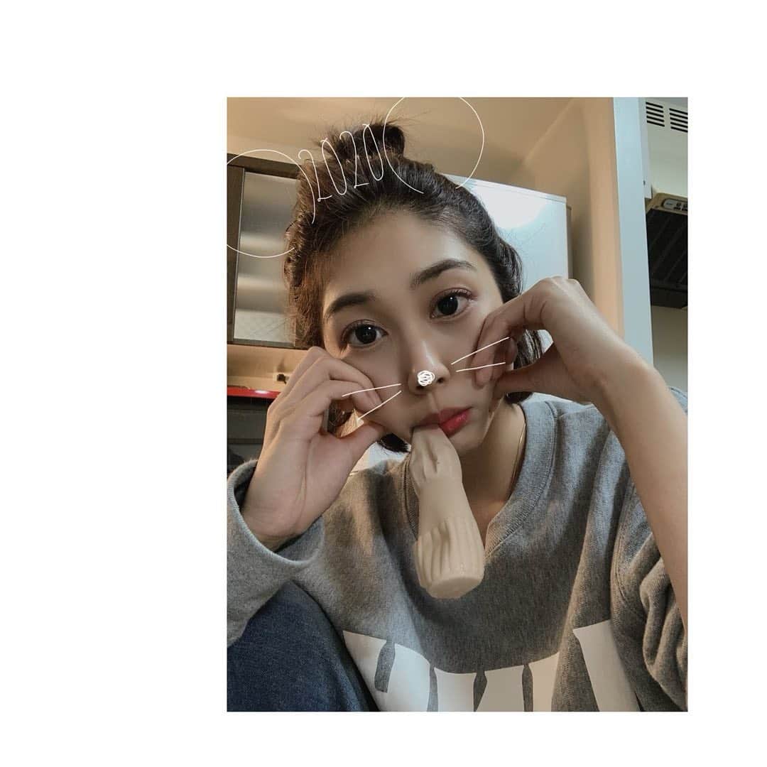 脇春のインスタグラム：「ちゅーちゅー ♥ #하트」