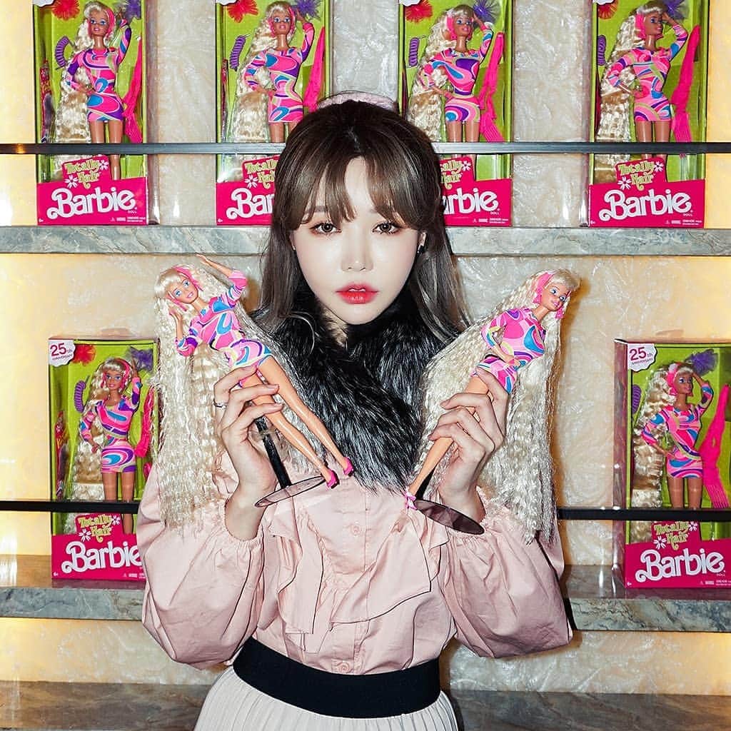 Han Ga Eunさんのインスタグラム写真 - (Han Ga EunInstagram)「🍓Welcome to strawberry barbie world🍓 #jwmarriott  #salondeddalki  #strawberry」1月4日 21時15分 - gaeungbebe