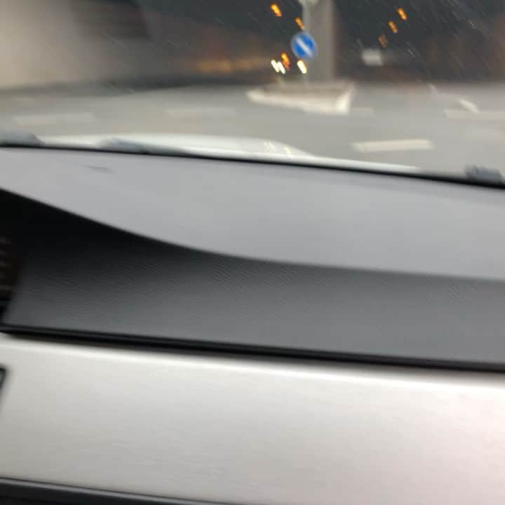 ミハル・チェシカのインスタグラム：「Home sweet home... 🔈sound on  #bmw #M3 #e92 @autobeky @george_m3_」