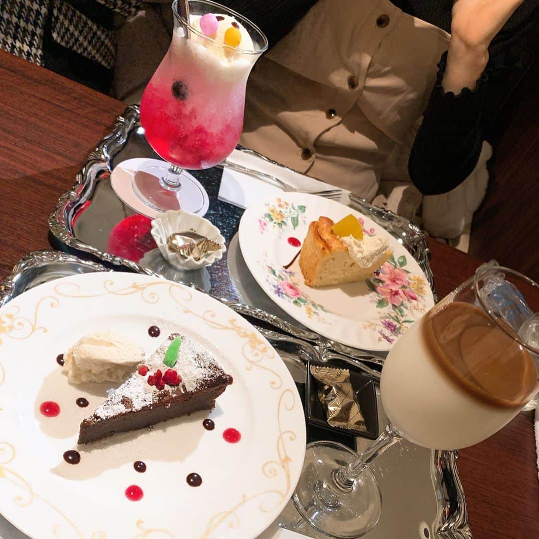 夏川愛実のインスタグラム：「ㅤㅤㅤㅤㅤㅤㅤㅤㅤㅤㅤㅤㅤ 大須商店街万松寺通にある #リッケッツァトレ さん ㅤㅤㅤㅤㅤㅤㅤㅤㅤㅤㅤㅤㅤㅤㅤㅤㅤㅤㅤㅤㅤㅤㅤㅤㅤㅤ めちゃくちゃおしゃれ✨ ㅤㅤㅤㅤㅤㅤㅤㅤㅤㅤㅤㅤㅤㅤㅤㅤㅤㅤㅤㅤㅤㅤㅤㅤㅤ #フレンチトースト#ガトーショコラ#ランチ #チーズケーキ#カフェ#大須カフェ#名古屋カフェ #名古屋ランチ#大須商店街#大須#矢場町#名古屋」