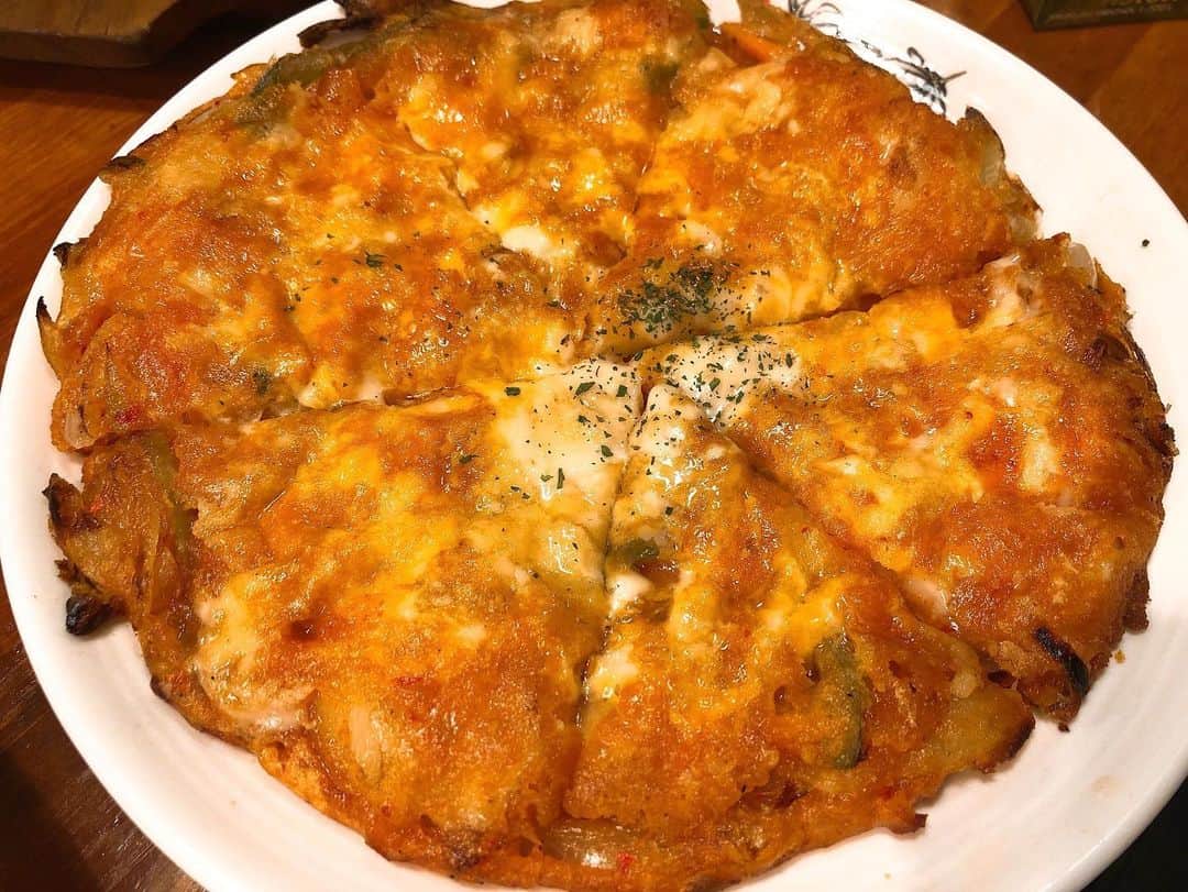 ちなり（高橋知成）さんのインスタグラム写真 - (ちなり（高橋知成）Instagram)「韓国料理大好きすぎる〜サムギョプサルサンチュで巻いて食べるの至高だは、、、 #韓国料理　#サムギョプサル #センマイ刺し　#チャプチェ　#チーズキムチチヂミ　#水冷麺　#ヤムニョムチキン　#プデチゲ　#ソルロンタン　#石焼ビビンバ　#トッポギ」1月4日 22時30分 - chinarileah