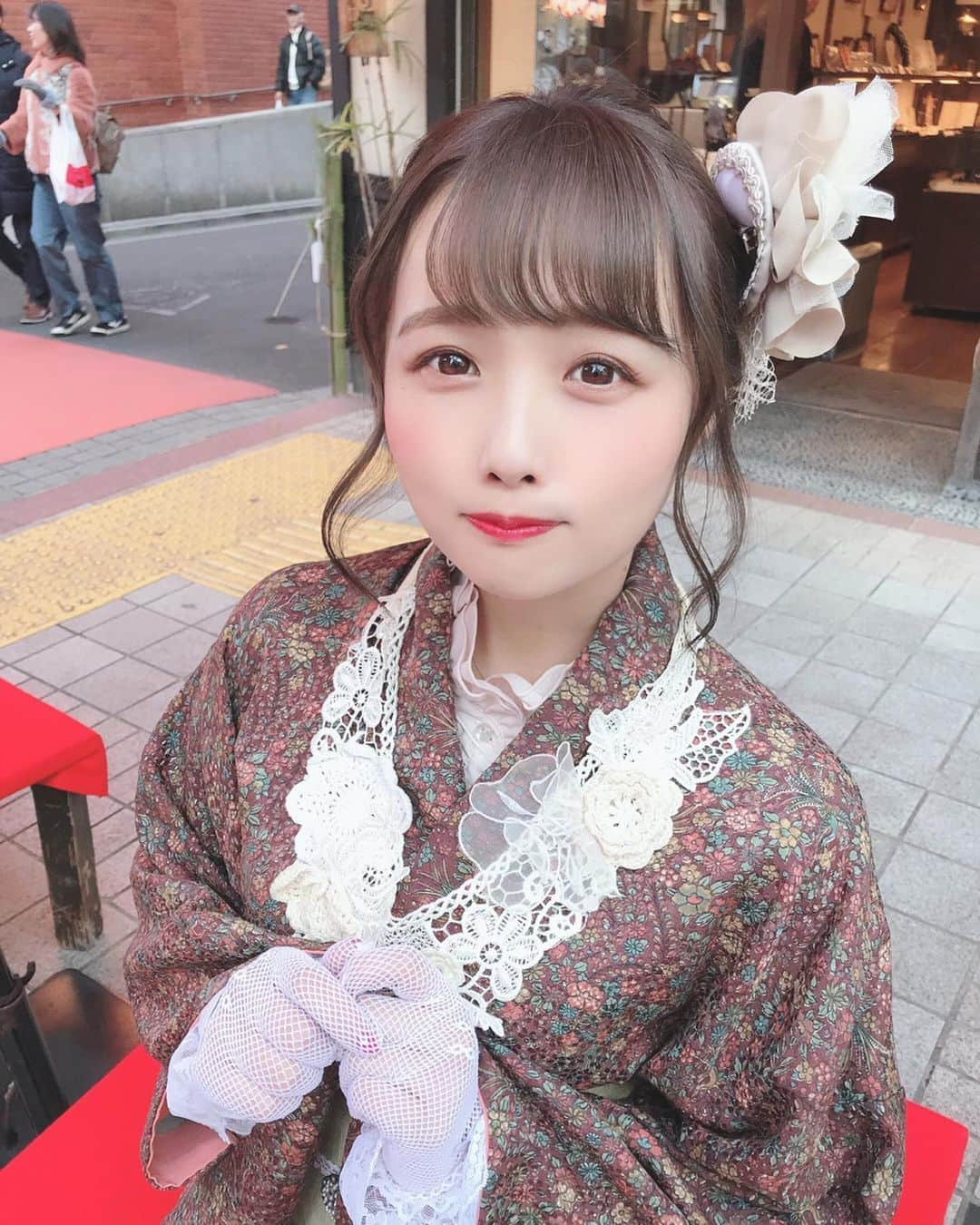 計良日向子（ひなひ）さんのインスタグラム写真 - (計良日向子（ひなひ）Instagram)「. . 浅草でもんじゃのコロッケ食べた！ 美味しかった(*´ω｀*)💗💗 . . もっと浅草で食べたいもの あったんだけど、年始はかなり 混んでて断念😂😂😂 またすぐ行きたいな☺️❣️ オススメあったら教えてください！🙇‍♂️ . . . 着物は、 @cocomotokyo です😻 . . . #浅草 #浅草グルメ #浅草食べ歩き #浅草カフェ #着物 #レトロモダン着物 #グルジョ #ビジョビ #love #instagood」1月4日 22時45分 - kerahinako1105