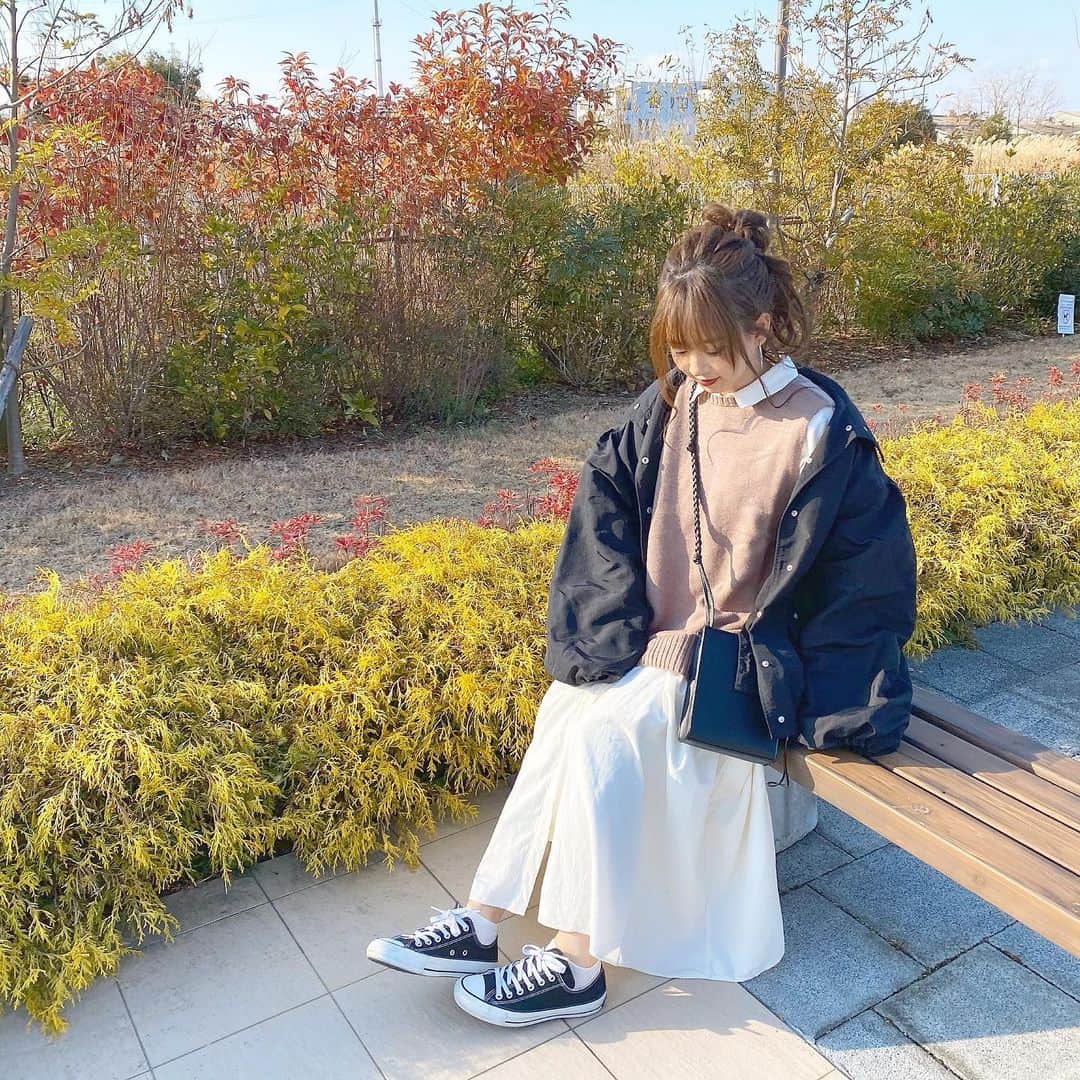 のインスタグラム：「ㅤㅤㅤㅤㅤㅤㅤㅤㅤㅤㅤㅤㅤ ㅤㅤㅤㅤㅤㅤㅤㅤㅤㅤㅤㅤㅤ ㅤㅤㅤㅤㅤㅤㅤㅤㅤㅤㅤㅤㅤ #ootd お正月コーデ🎍 ㅤㅤㅤㅤㅤㅤㅤㅤㅤㅤㅤㅤㅤ お墓参りで奈良へ♡ ㅤㅤㅤㅤㅤㅤㅤㅤㅤㅤㅤㅤㅤ ㅤㅤㅤㅤㅤㅤㅤㅤㅤㅤㅤㅤㅤ ワンピースの着回し👗 帰省の時はアウターなるべく1着で🥺🧡 ㅤㅤㅤㅤㅤㅤㅤㅤㅤㅤㅤㅤㅤ このベストもお気に入り☺️🌿 ㅤㅤㅤㅤㅤㅤㅤㅤㅤㅤㅤㅤㅤ ㅤㅤㅤㅤㅤㅤㅤㅤㅤㅤㅤㅤㅤ よくこれはどこのですか？ と質問頂きますが詳しくは WEARに載せてるのでよければ 見てくださると幸いです☺️💕 ㅤㅤㅤㅤㅤㅤㅤㅤㅤㅤㅤㅤㅤ ㅤㅤㅤㅤㅤㅤㅤㅤㅤㅤㅤㅤㅤ ❤︎ dress : #nikoand ❤︎ vest : #agplus ❤︎ outer : #kastane ❤︎ bag : #chuclla ㅤㅤㅤㅤㅤㅤㅤㅤㅤㅤㅤㅤㅤ ㅤㅤㅤㅤㅤㅤㅤㅤㅤㅤㅤㅤㅤ そして今年1発目もだいすきなお団子ヘア🤭❤︎( 笑 ) ㅤㅤㅤㅤㅤㅤㅤㅤㅤㅤㅤㅤㅤ #harucd ㅤㅤㅤㅤㅤㅤㅤㅤㅤㅤㅤㅤㅤ」