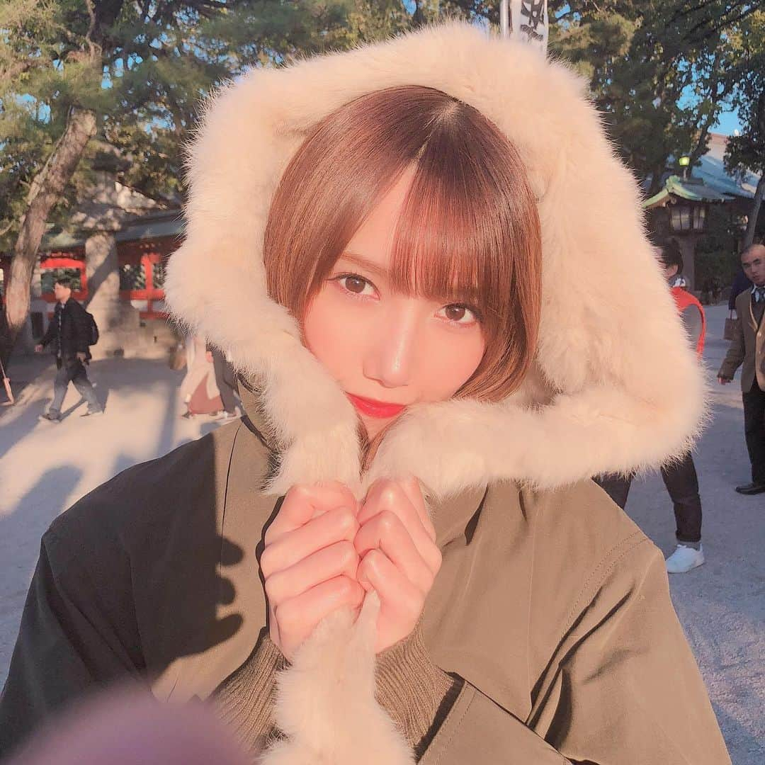 田中菜津美さんのインスタグラム写真 - (田中菜津美Instagram)「@cocodeal_official の アウター可愛くてお気に入り💕 . 眩しくて顔険しい😓 (性格悪そう) . #ootd #私服 #コーデ #fashion #アウター #ココディール #モコモコ #ファーコート」1月4日 22時53分 - natsumitanaka_0810