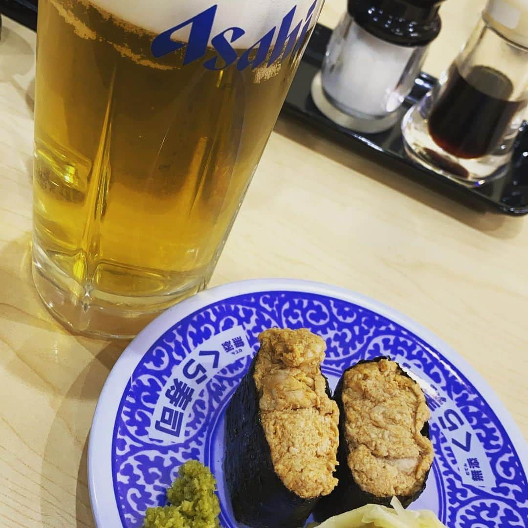 西山茉希さんのインスタグラム写真 - (西山茉希Instagram)「我々の4が日最終日。  #帰省プラスワンナイト #〆はいつものリクエスト  なんてったってここが好きなんだもの。 よかったよかった。  #三人ぼっちじゃなくて三人きり #これもまた大切 #捉え方が過ごした時間を仕上げてくれる  さぁ明日のご予約に備えつつ 通常運行に向かおう。」1月4日 22時52分 - maki.nshiyama50