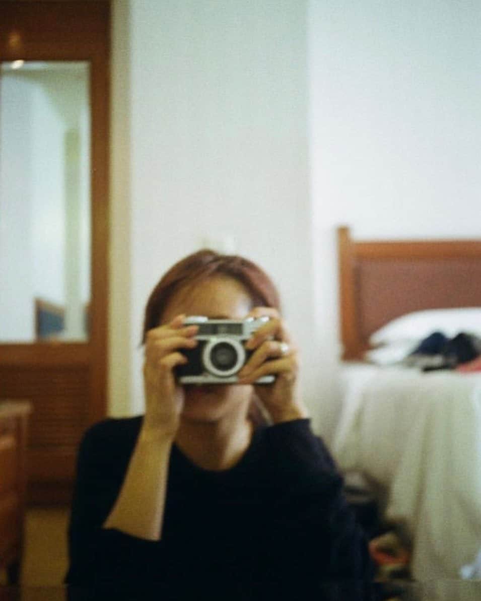Aya（高本彩）さんのインスタグラム写真 - (Aya（高本彩）Instagram)「フォトコラム、2020年初更新。  #photobyaya #tokyoheadline #fujica  #halfcamera」1月4日 23時04分 - aya_dream04