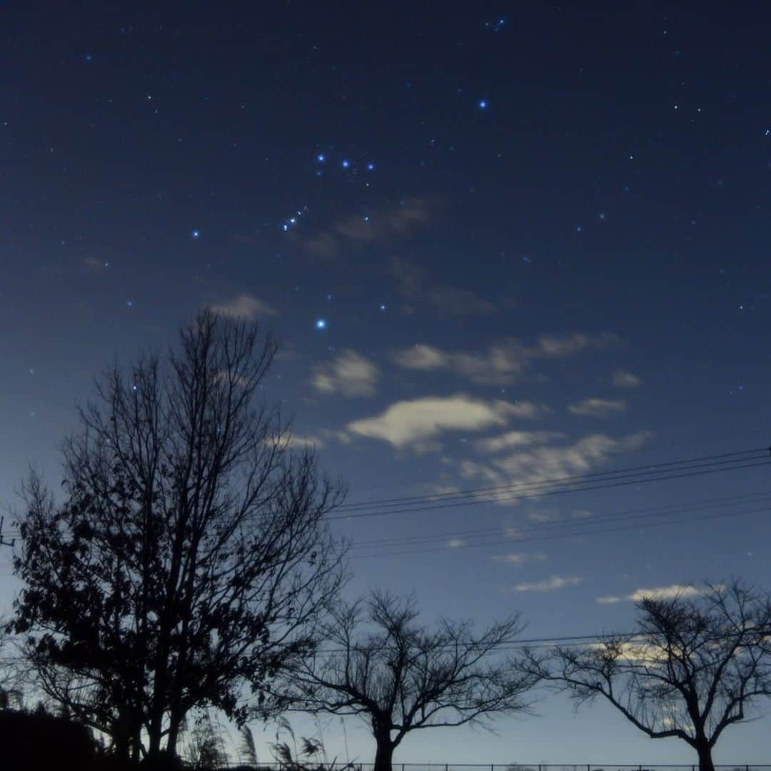 伊津野亮さんのインスタグラム写真 - (伊津野亮Instagram)「しぶんぎ座流星群の ピークを迎える1月4日 低音レディオも聴いて これからは ゆっくりと 4日遅れのお正月を お満喫します！ 一宮ベースラストナイト 寒いけど キレイな夜空！」1月4日 23時06分 - ryoizuno