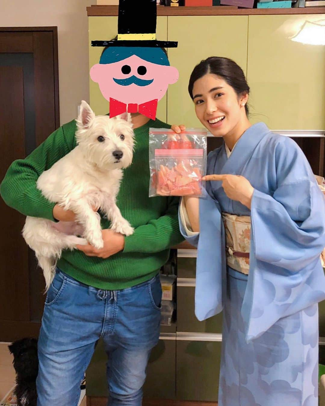 山崎愛香さんのインスタグラム写真 - (山崎愛香Instagram)「. 着物初め🇯🇵 旦那さんの実家に新年のご挨拶に 覚えたての二重太鼓、ちょっとドキドキ。 でも肝心のお太鼓を撮り忘れました😂 とっても素敵な色無地だけど、一つ紋付なので なかなか出番が来ず、ようやく着れました💙 #着物 #正月着物 #色無地 #色無地コーディネート #袋帯 #kimono #kimonostyle  #3枚目はさおりちゃんの赤カブ #赤カブの漬物が大好物です #左下にさりげなくトッポ」1月4日 23時09分 - manaka_yamazaki