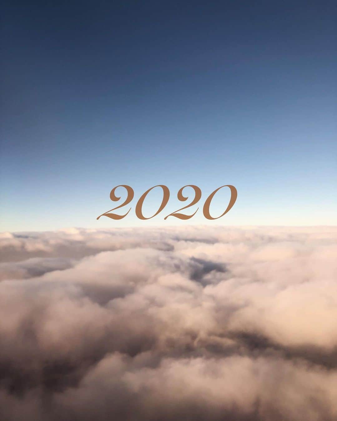 HIKARUさんのインスタグラム写真 - (HIKARUInstagram)「2020年あけましておめでとうございます🌅 良いお正月過ごせました😌 2020年良い年に....🌟 今年も宜しくお願いします🥰 #新年　#2020 #お正月 #子年」1月4日 23時14分 - hikaru__0211