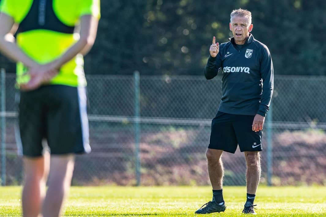 フィテッセさんのインスタグラム写真 - (フィテッセInstagram)「First training session of 2020☝🏼⠀⠀ ⠀ #Vitesse」1月4日 23時14分 - mijnvitesse