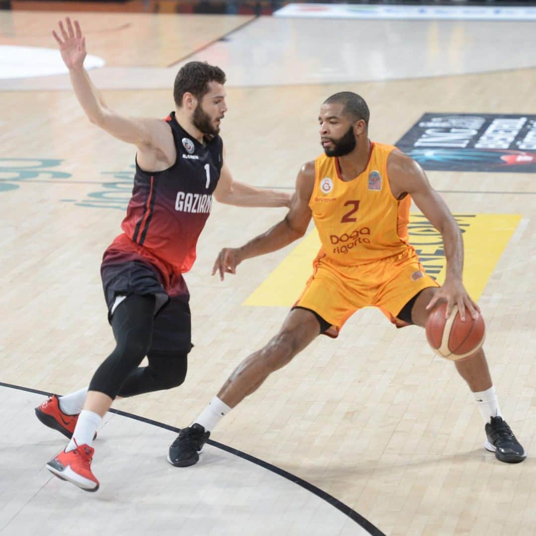 ガラタサライSKさんのインスタグラム写真 - (ガラタサライSKInstagram)「‪📸 #Galatasaray Doğa Sigorta-Gaziantep Basketbol karşılaşmasından kareler. #GSDSvGAZ ‬」1月4日 23時33分 - galatasaray