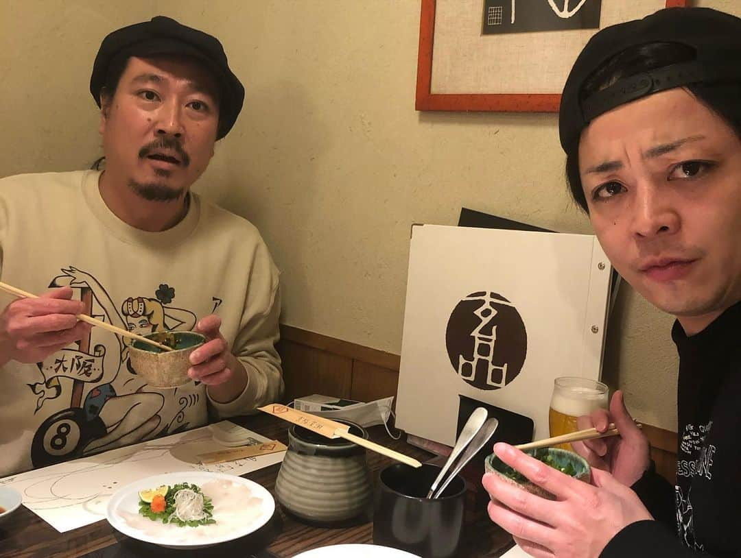 津田康平さんのインスタグラム写真 - (津田康平Instagram)「一昨日は哲夫さん、昨日は西田さんにご馳走して頂きました😊  最高の一年になる事間違いなしです👍  NGK単独までまもなくです‼️ 皆さま是非お願い致します🙇‍♂️🙇‍♂️ #笑い飯 #高校時代の私には想像もできない写真 #マルセイユ #NGK #よしもと漫才劇場」1月5日 11時40分 - marseille_tsuda