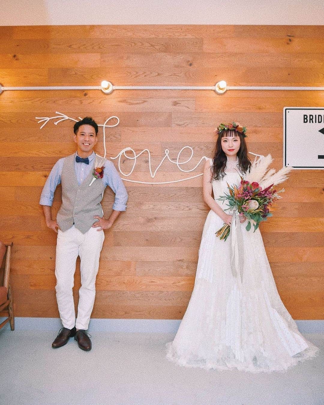 sayocoのインスタグラム：「昨日で結婚2周年の「綿婚式」と 28歳の誕生日を迎える事が出来ました🥳💗🎂 ・ 毎日健康で楽しく過ごせる事に感謝🙏🌈 28歳も荒波に立ち向かい精進します。笑 ・ ・ #さよ婚#綿婚式 #結婚式#お色直し#ksw_1125」
