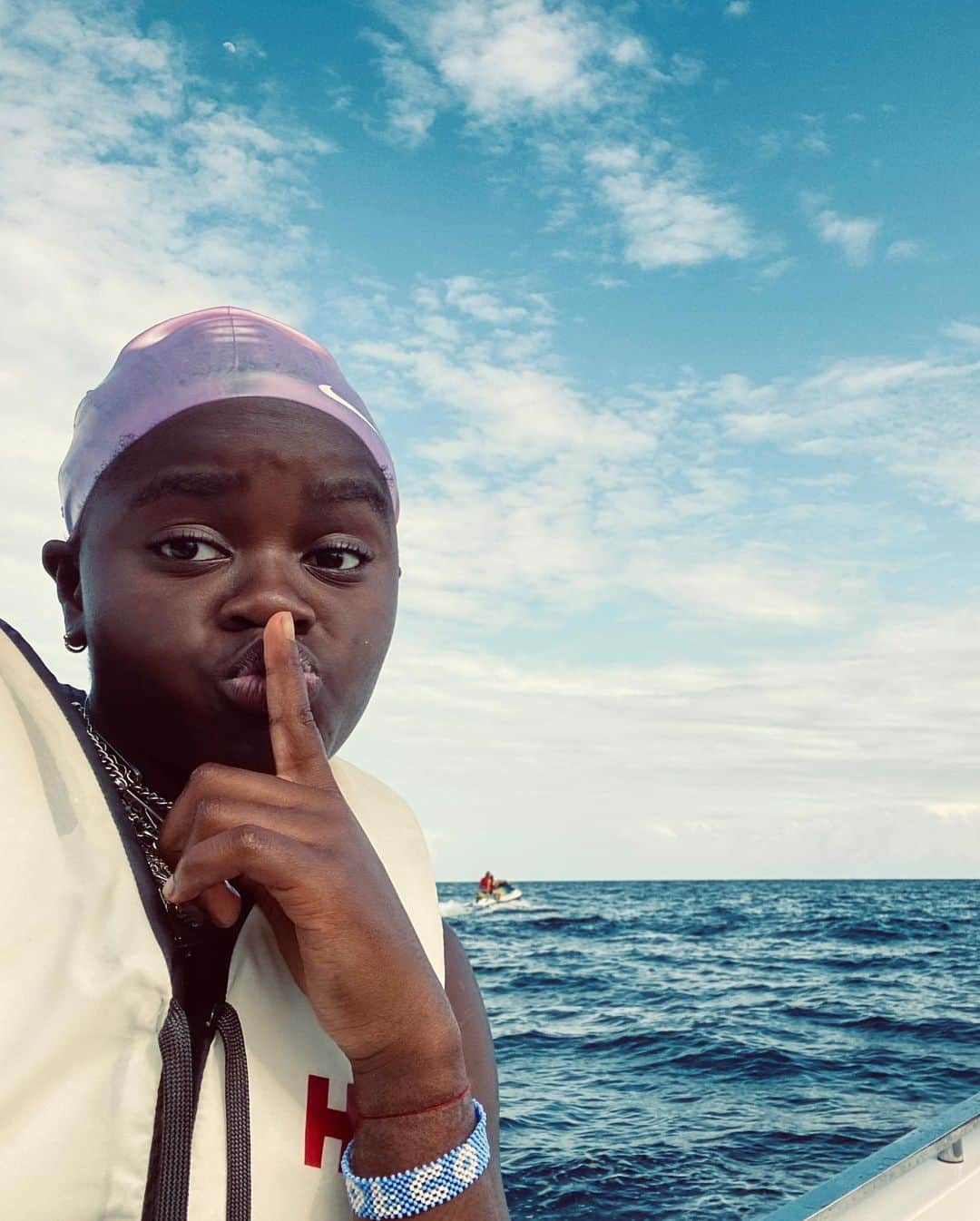 マドンナさんのインスタグラム写真 - (マドンナInstagram)「Nothing More Healing than a holiday with La Familia! 🎉🌈 #grateful #serenityyacht @ssh_maritime  #estere #stella #mercyjames #davidbanda #lola @ahla_malik」1月5日 10時29分 - madonna