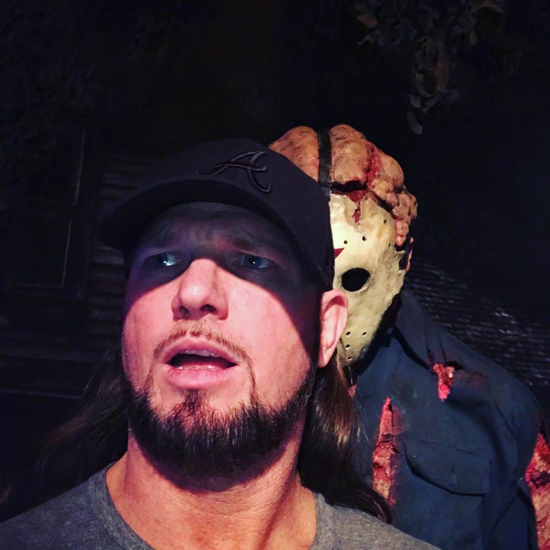 アレン・ジョーンズのインスタグラム：「Out in the woods just walking around.」