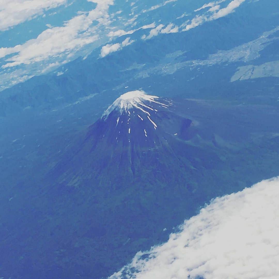 田中順平のインスタグラム：「あけましておめでとうございます。 2020年、本日より仕事始めです。 今年も一年よろしくお願いいたします。 さぁ、やるぞー」