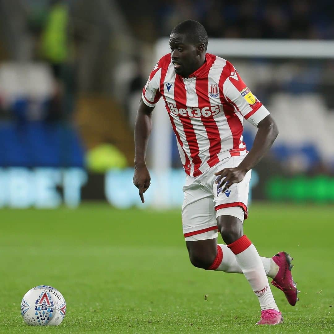 ストーク・シティFCさんのインスタグラム写真 - (ストーク・シティFCInstagram)「Stoke City can confirm that Badou Ndiaye has completed a loan move to Trabzonspor.  The deal will see the Senegalese midfielder spend the remainder of the 2019/20 season with the Turkish Club. #SCFC 🔴⚪️」1月5日 2時36分 - stokecity