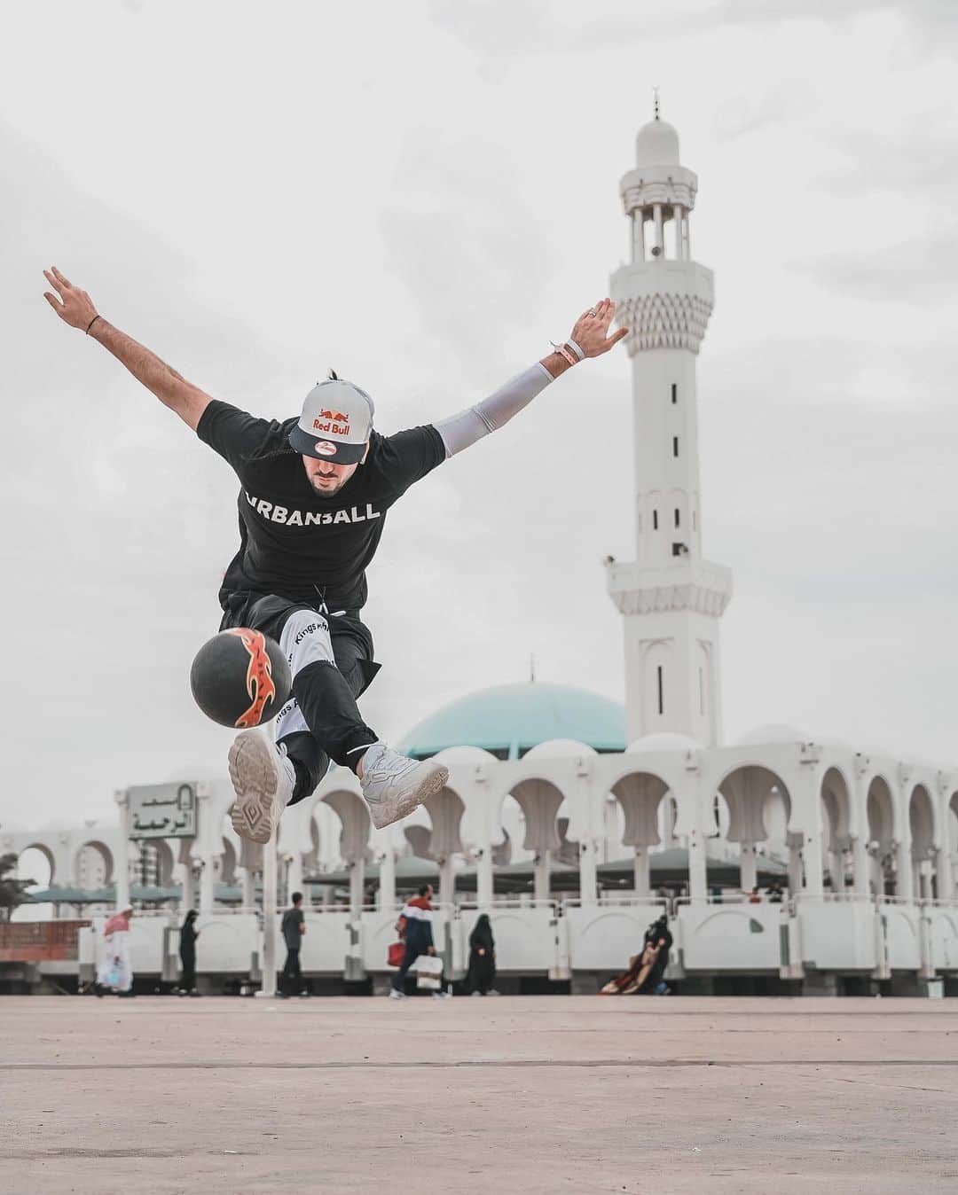 ショーン・ガルニエさんのインスタグラム写真 - (ショーン・ガルニエInstagram)「Amazing shoot in Jeddah with @bilal_beez 📸 Good job ! 💥 🔸 #SeanGarnier #Urbanball #Urbanballer #Freestyle #Travel #Pic #Jeddah」1月5日 2時48分 - seanfreestyle