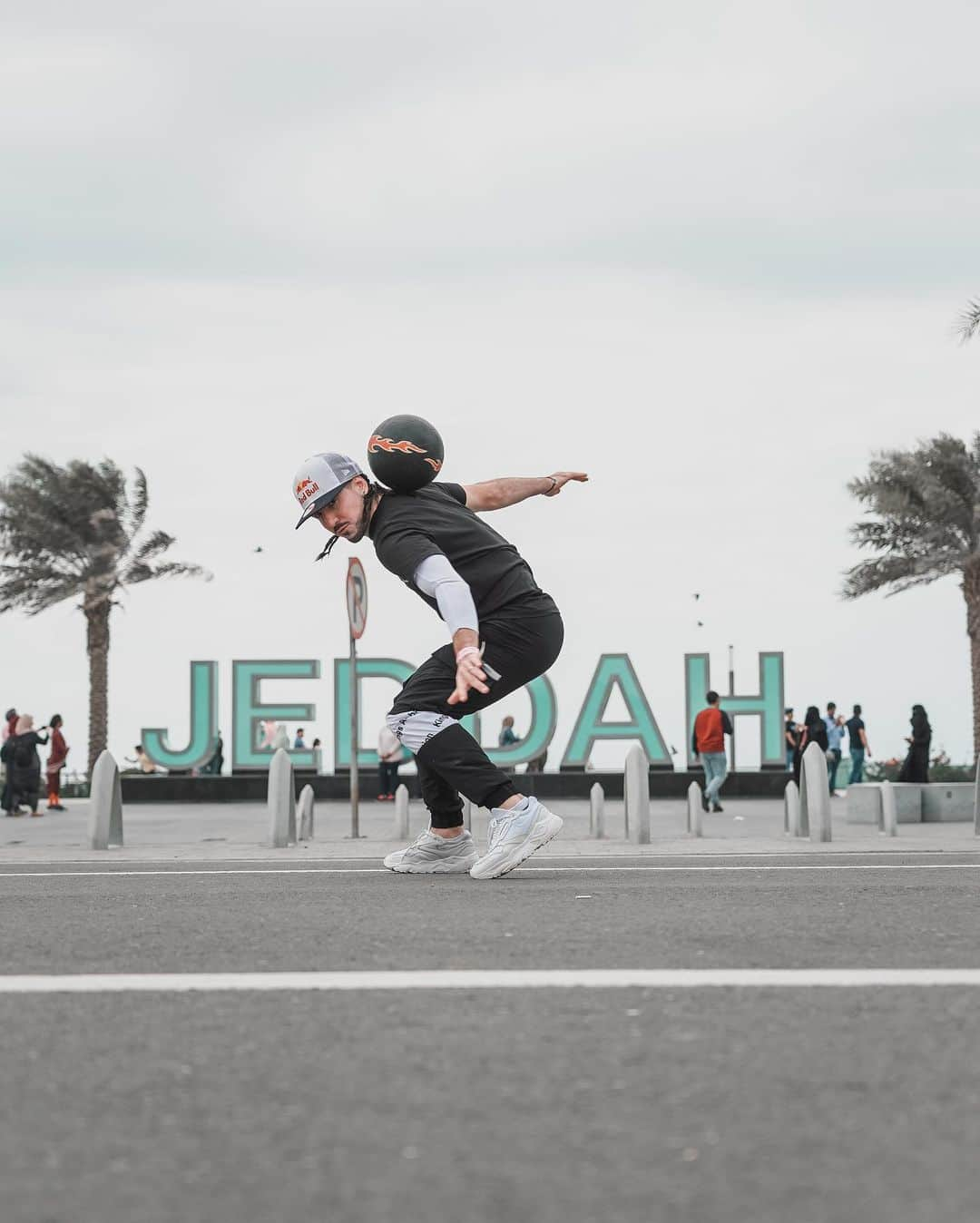 ショーン・ガルニエさんのインスタグラム写真 - (ショーン・ガルニエInstagram)「Amazing shoot in Jeddah with @bilal_beez 📸 Good job ! 💥 🔸 #SeanGarnier #Urbanball #Urbanballer #Freestyle #Travel #Pic #Jeddah」1月5日 2時48分 - seanfreestyle