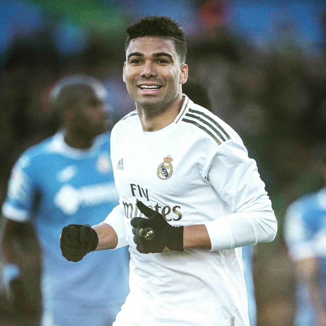 カゼミーロさんのインスタグラム写真 - (カゼミーロInstagram)「¡Empezamos el año con victoria! ➕3️⃣💪🏽 #HalaMadrid #RealMadrid #RMLiga」1月5日 2時51分 - casemiro