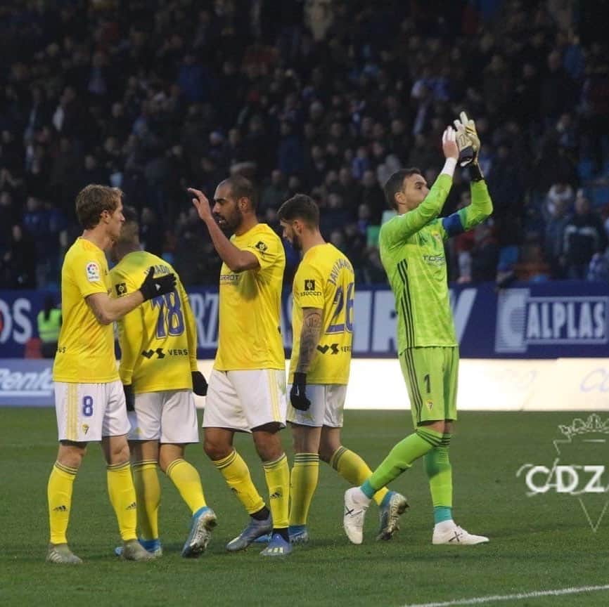 アレハンドロ・フェルナンデス・イグレシアスのインスタグラム：「Otro punto más. Buen trabajo del equipo. 💛💙 #AF8 #Mehandichoqueelamarillo」