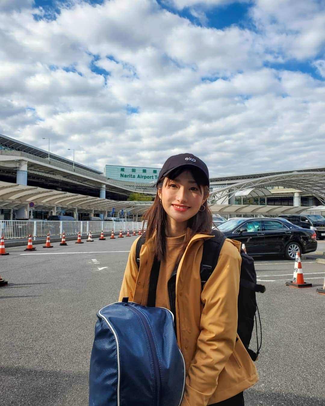 武田しのぶさんのインスタグラム写真 - (武田しのぶInstagram)「今日から暫く私のInstagramは留学記になります✈✨✨（突然w 本当は一昨日出発だったのですが欠航になり😱w昨日無事出発出来ました☁✨✨ たまたま隣に座った方が今日からワーホリと言っていて、着いたらピックアップも同じで友達一号出来ました😆✋ 英語が飛び交う中で、既に頭がパンクしそうだけど、二度と来ない初めての留学を楽しもう🌈✨絶対に諦めない👊 （SIMカードの開閉口が壊れてるからSIMカード入れられないと言われた😂😂携帯買わなきゃ😂　 #ニュージーランド留学#留学#tokyo#留学生活#チャレンジ#ecexperience #3 @narita.airport_official  #留学シンデレラ#instagram #hashtag #tags#海外留学#成田空港#sino_nz」1月5日 3時51分 - shino_0217_