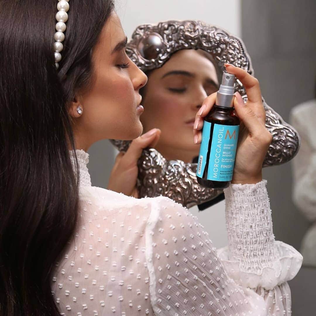 Moroccanoilさんのインスタグラム写真 - (MoroccanoilInstagram)「Glimmer Shine: The final step to flawless hair.」1月5日 3時43分 - moroccanoil