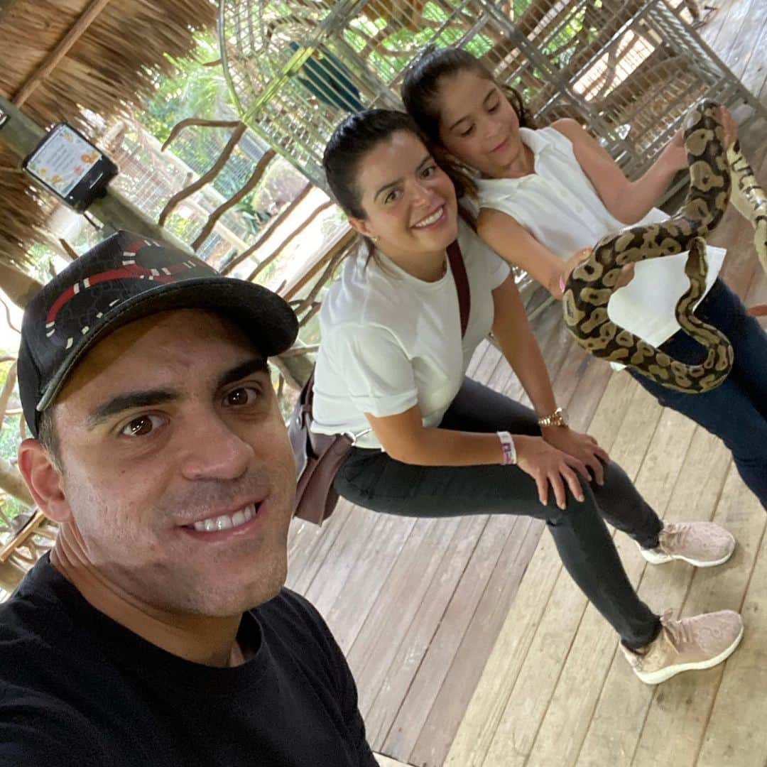 パストール・マルドナドさんのインスタグラム写真 - (パストール・マルドナドInstagram)「Increíble experiencia en familia! ——————————————————— #animalessalvajes #wildanimals #increible  #incredible #experiencia #experience #gatos #tigres #leones #jaguar #serpientes #snake #etc #instagood #likesforlike #2020 #family #sabado #saturday #holidays #great #vacaciones #venezuela #mundo #worldwide @gabytarkany #pastormaldonado #victoriamaldonado #valentinamaldonado」1月5日 4時06分 - pastormaldo