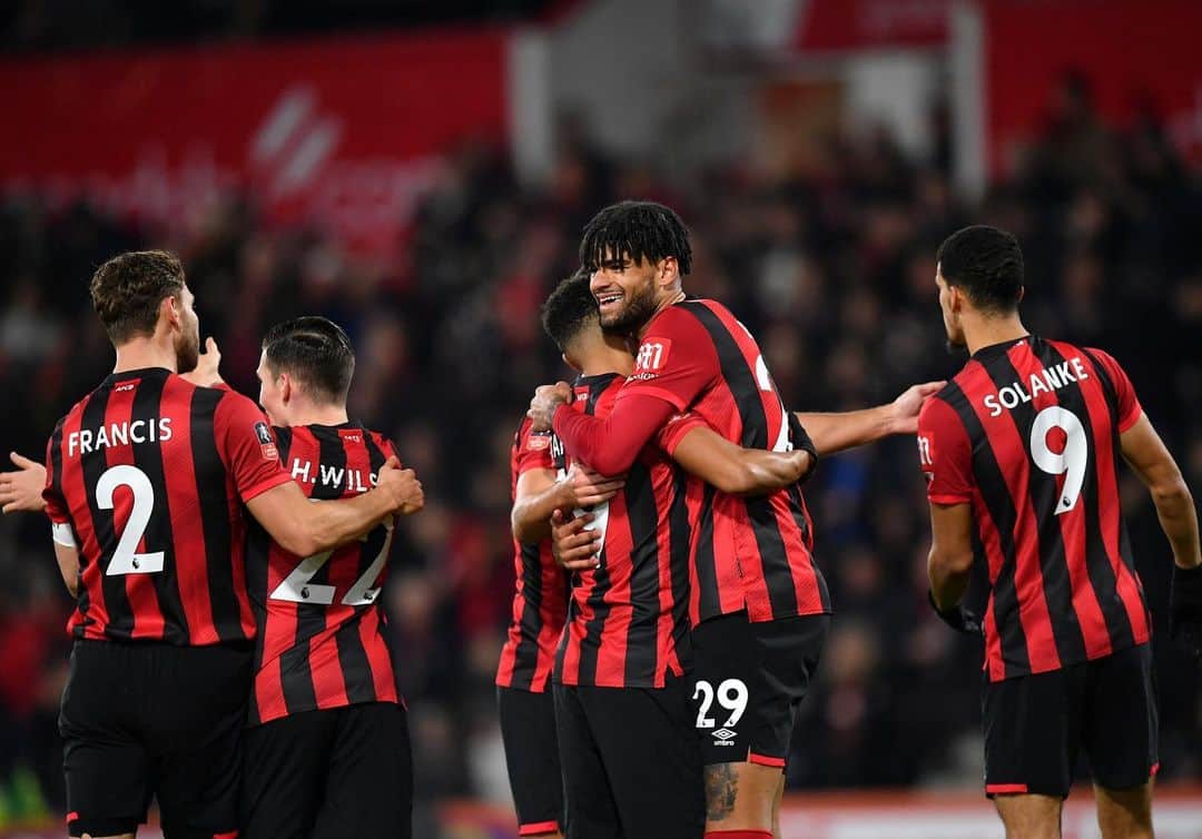 AFCボーンマスさんのインスタグラム写真 - (AFCボーンマスInstagram)「Into the fourth round! 🏆 A 4-0 win at home to Luton sees us in the hat! 🎩 #afcb 🍒」1月5日 4時27分 - afcb