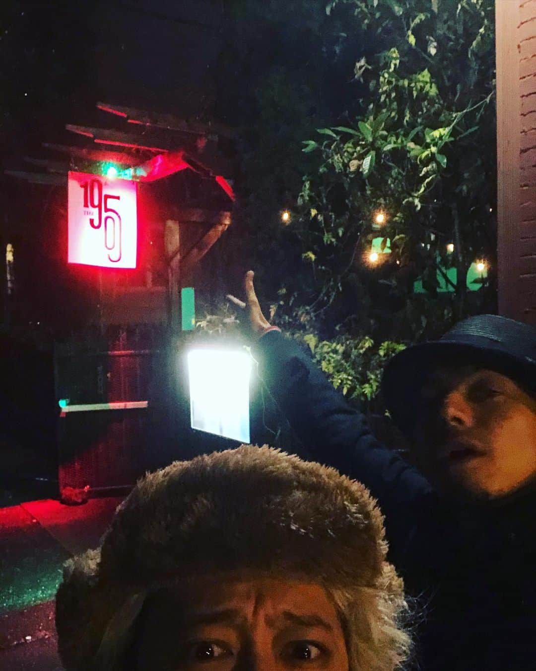 小野武正のインスタグラム：「ヒップホップとジャズのライブをハシゴしてポートランドの夜を終えるのでした☺️with rei mastrogiovanni  @tyronehendrix のドラムがめちゃイケてたぞお  あとピザが激的に旨かった... アメリカ旅で少しは痩せたかな...」