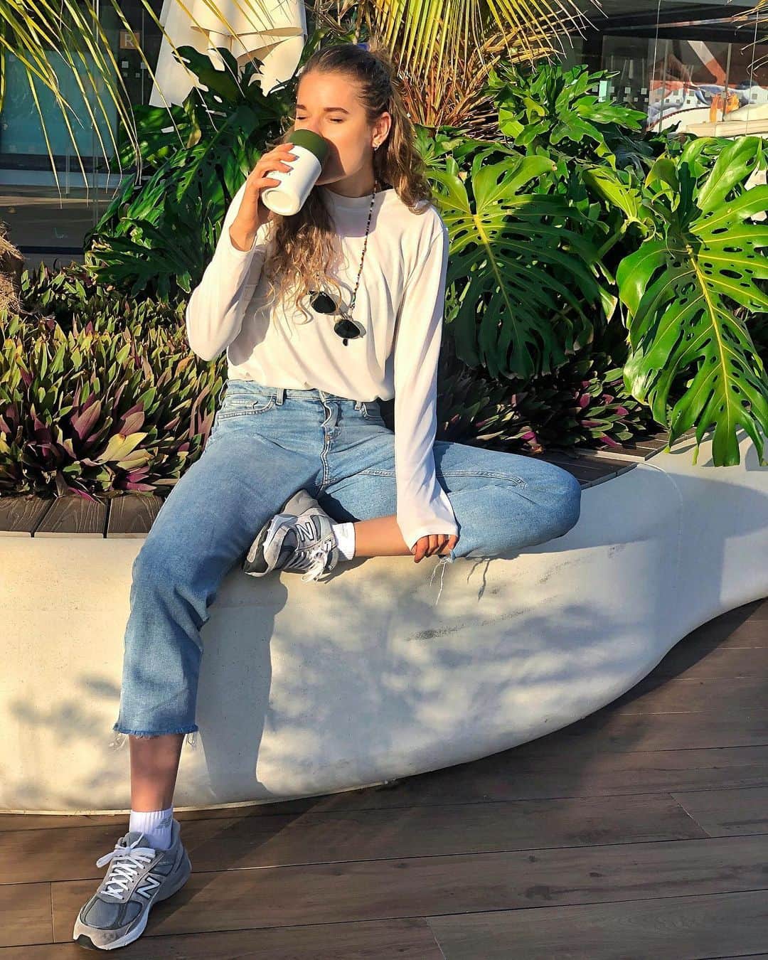 のインスタグラム：「Enjoying my coffee break to the fullest after some runs on the track 😴☕️🌿#MuchNeeded」
