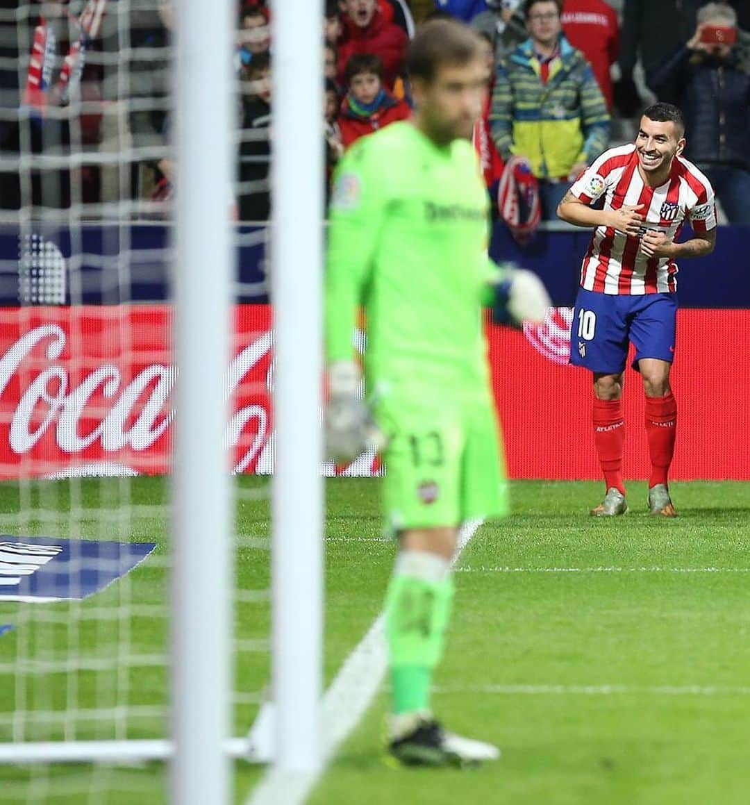 アンヘル・コレアさんのインスタグラム写真 - (アンヘル・コレアInstagram)「Feliz por el gol y la victoria del equipo 🔴⚪️ 🕺⚽️」1月5日 5時54分 - angelcorrea32