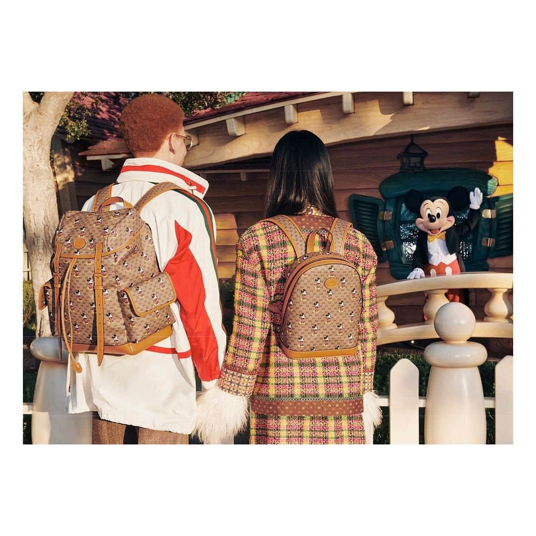 グッチさんのインスタグラム写真 - (グッチInstagram)「Luggage and accessories from the #DisneyXGucci collection to celebrate the Year of the Mouse are crafted in GG motif printed with Mickey Mouse and trimmed in leather, seen with actor Earl Cave @psychoearli and designer, stylist and poet Zoë Bleu @____zoe_bleu_arquette____. @alessandro_michele #AlessandroMichele Discover the collection through link in bio. ©Disney」1月5日 6時00分 - gucci