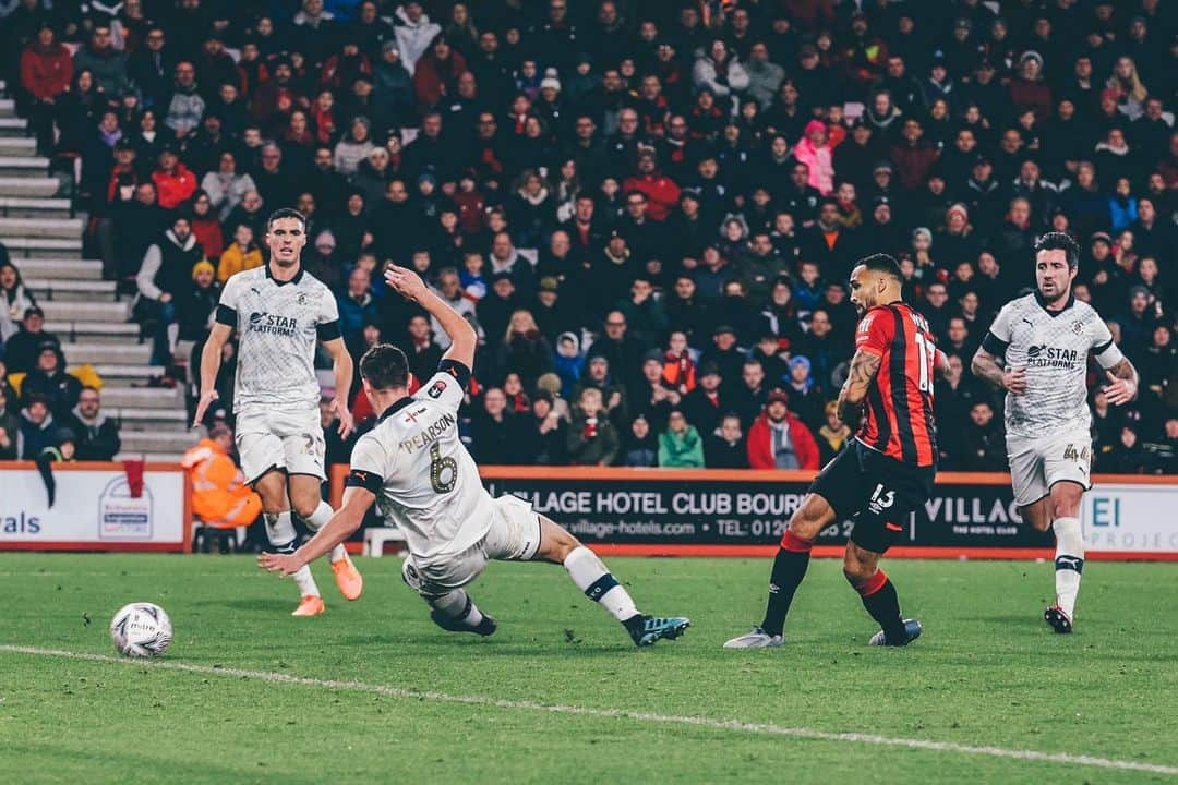 カラム・ウィルソンさんのインスタグラム写真 - (カラム・ウィルソンInstagram)「That goals been a long time coming.. Onwards and upwards to Watford next week 💪🏾⚽」1月5日 7時13分 - callumwilson