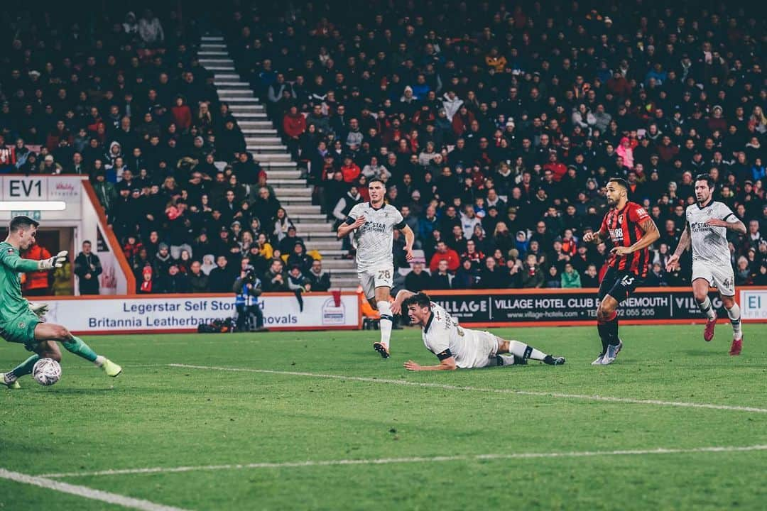 カラム・ウィルソンさんのインスタグラム写真 - (カラム・ウィルソンInstagram)「That goals been a long time coming.. Onwards and upwards to Watford next week 💪🏾⚽」1月5日 7時13分 - callumwilson