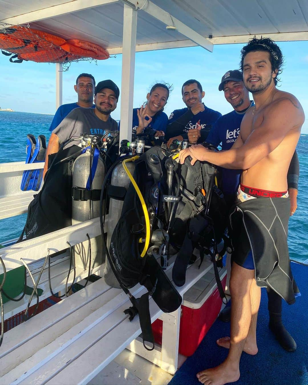 ルアン・サンタナさんのインスタグラム写真 - (ルアン・サンタナInstagram)「@letsdive muito obrigado pela tarde de mergulho nesse paraíso! Mais um pra conta.. #scubadiving」1月5日 7時28分 - luansantana