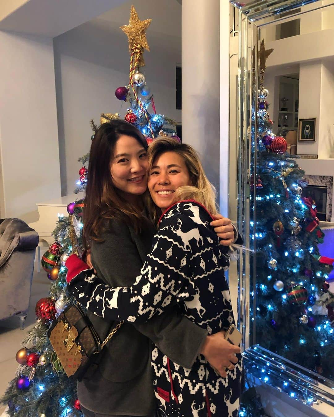 ユ・ソヨンさんのインスタグラム写真 - (ユ・ソヨンInstagram)「My sis🥰 #neverbored #luvu」1月5日 8時21分 - 1soyeonryu