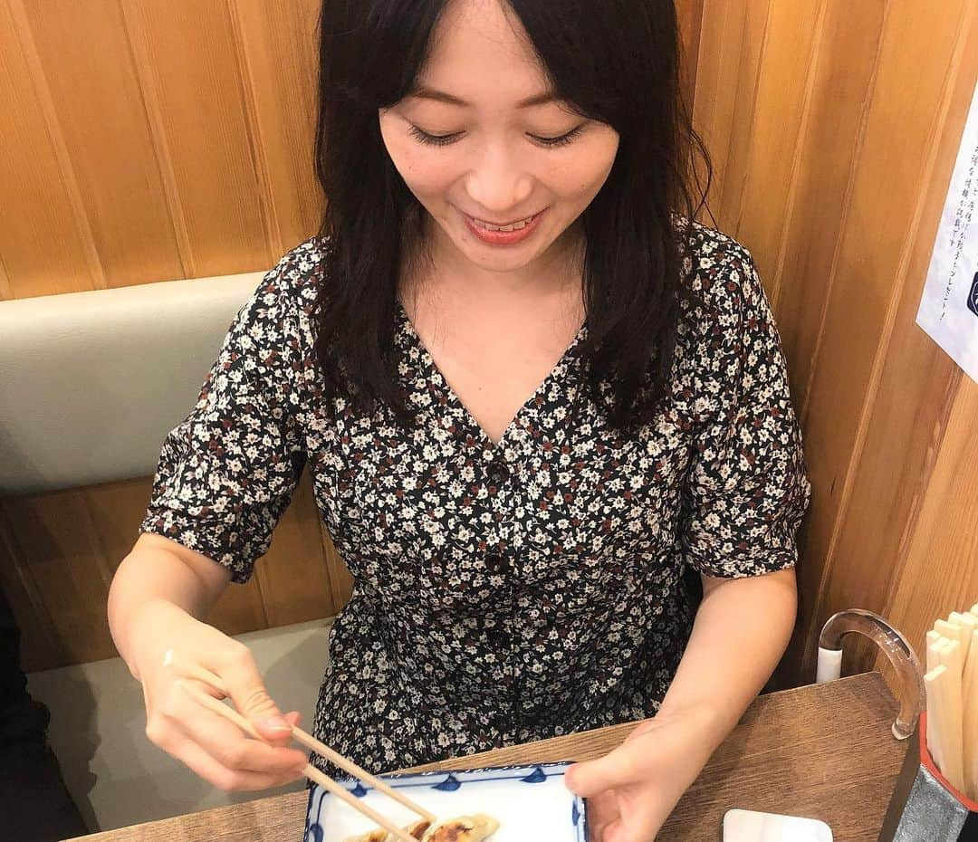 本谷亜紀さんのインスタグラム写真 - (本谷亜紀Instagram)「めちゃくちゃ久々の更新🤨皆様明けましておめでとうございます㊗️2019年は転職したり、引っ越したり、17ライブめちゃくちゃ頑張ったり、初の一人海外旅行してみたり、色々なことに挑戦できた年でした😚怪我とか喘息とか辛いこともあったけど、激しくて楽しい一年になったなぁ。。 ㅤㅤㅤㅤㅤㅤㅤㅤㅤㅤㅤㅤㅤ 今年も楽しくラーメン情報を皆様と共有したいって思ってます😊写真は三茶の「麺処禅」二種類の鶏白湯が楽しめる野菜もオーガニックに拘ったお店です😆ずっとアップしてなくて、写真がなんと髪を切る前🤡 ㅤㅤㅤㅤㅤㅤㅤㅤㅤㅤㅤㅤㅤ 今年もよろしくお願いします🥺 #麺処禅　#三軒茶屋　#三軒茶屋ランチ　#ラーメン #らーめん #拉麺 #라면#ramen#noodle  #つけ麺 #まぜそば #汁なし #麺 #麺活 #ラーメン巡り #ラーメンインスタグラマー #麺スタグラム #rameninstagramer  #travel #foodie」1月5日 8時57分 - akichi0518_ramen